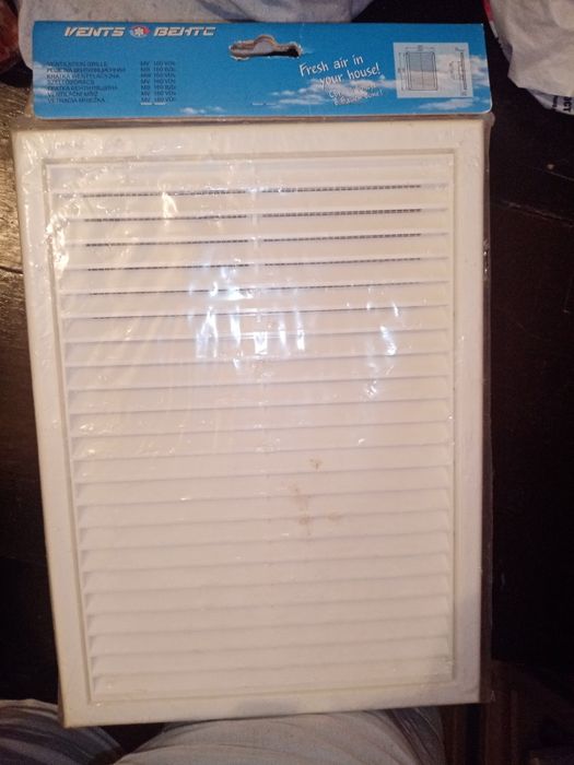Продавам вентилационна решетка
