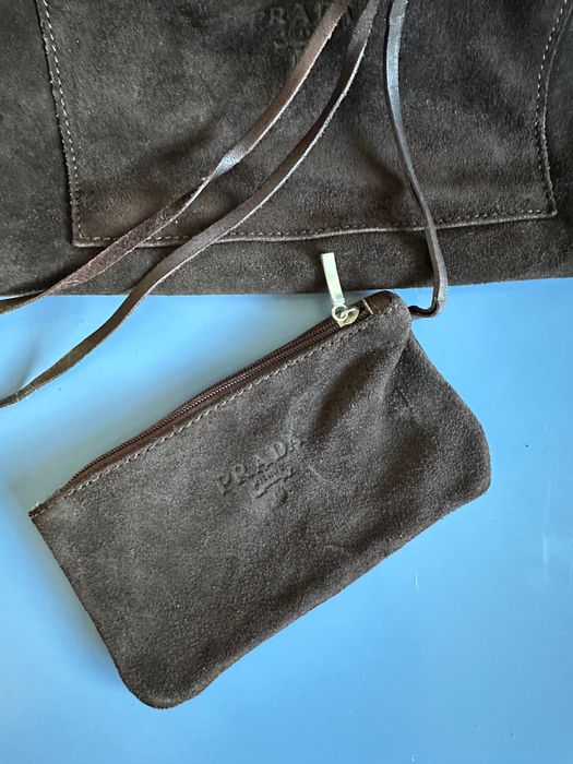 Чанта от кафяв велур Prada