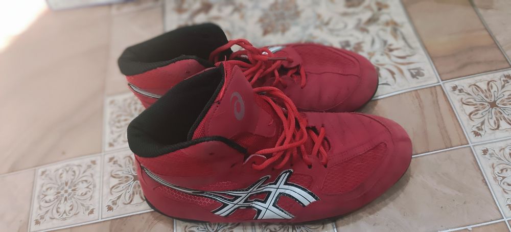 Продам туфли на мальчика