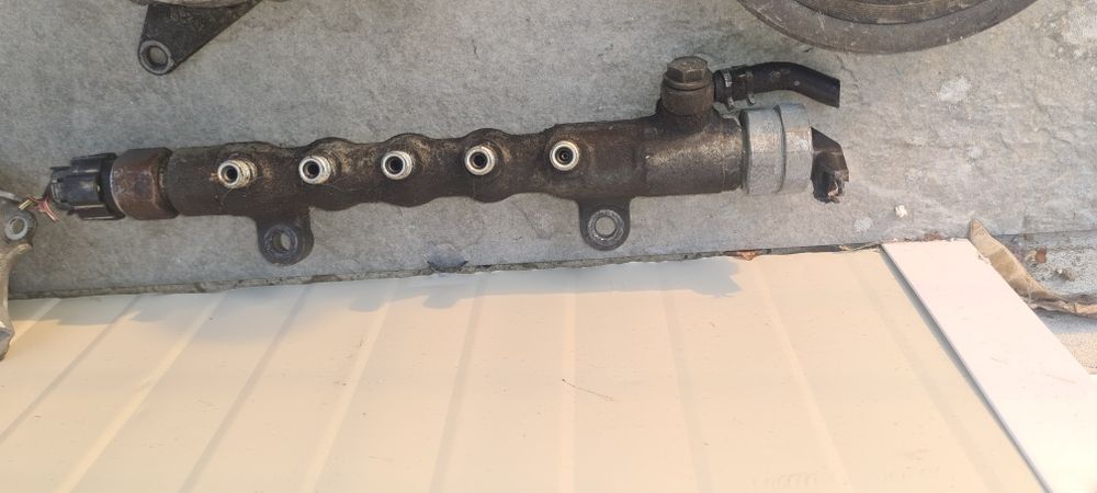 Turbina,fulie vibrochen,rampa injectoare Toyota Avensis T 27 ,mot 2,2D