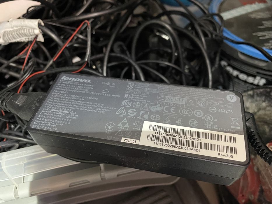 Vand incarcatoare laptop originale hp, dell, lenovo