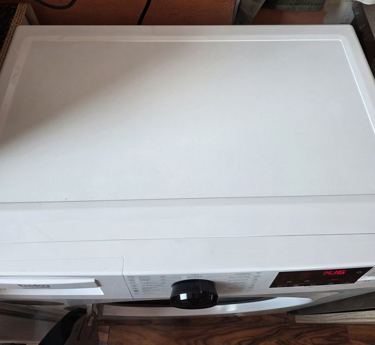 Продавам пералня Беко 6 кг.