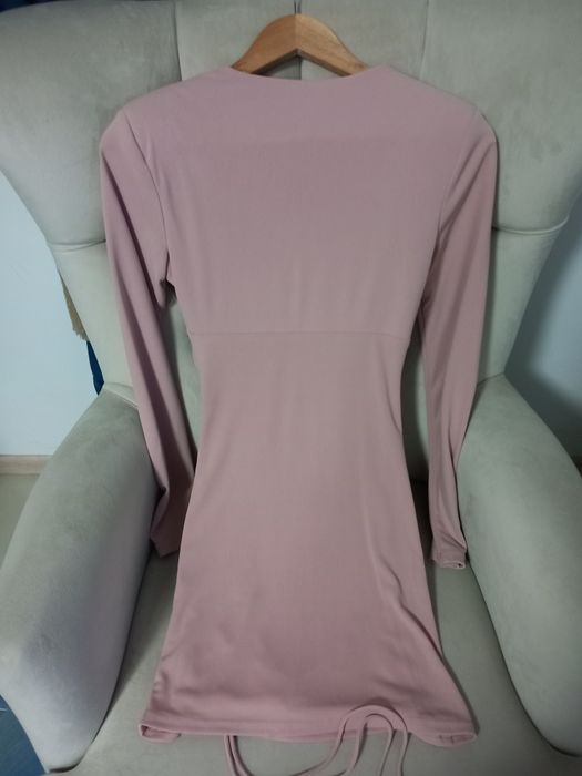 Rochie scurta roz cu drapaje umeri supradimensionați mărimea XS Zara