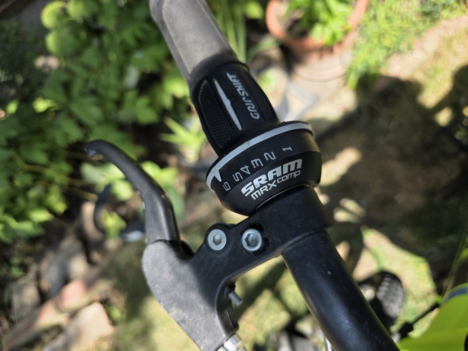 Bicicletă Rockrider ST 500 - 24" / 18 viteze
