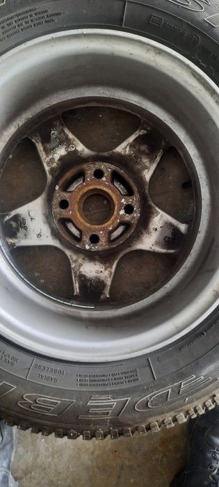 De vânzare  cauciucuri cu jante.complet
