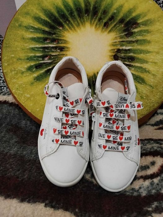 Само за 10 евро на чифт детски маратонки- GEOX- 32 номер и Skechers-28.5 номер