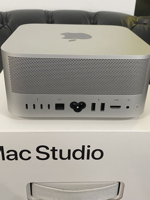 Mac Studio M1 Max / 10 CPU / 24C GPU / 32 GB RAM / 1 TB |
