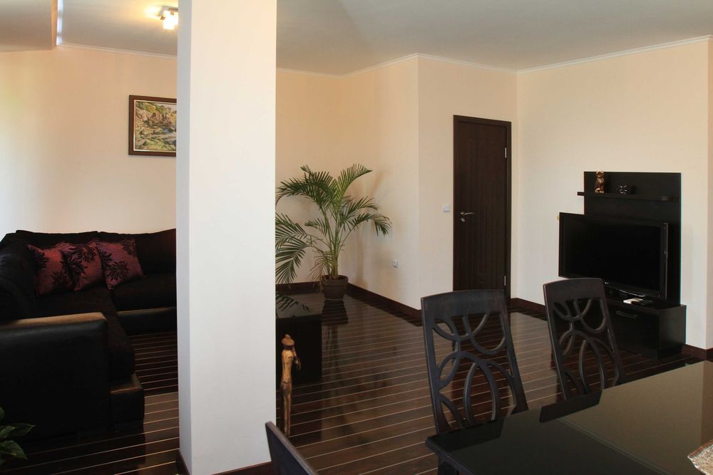 Разкошен пентхаус на първа линия море