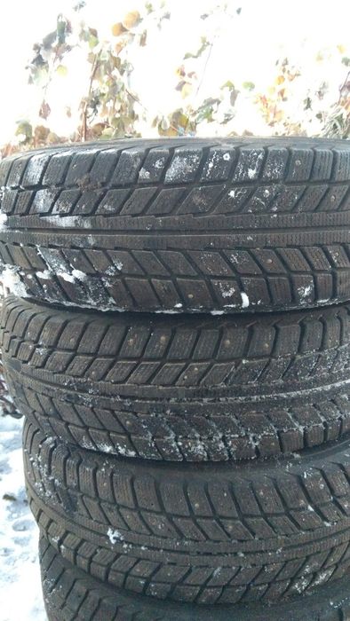 Комплект шипованных шин