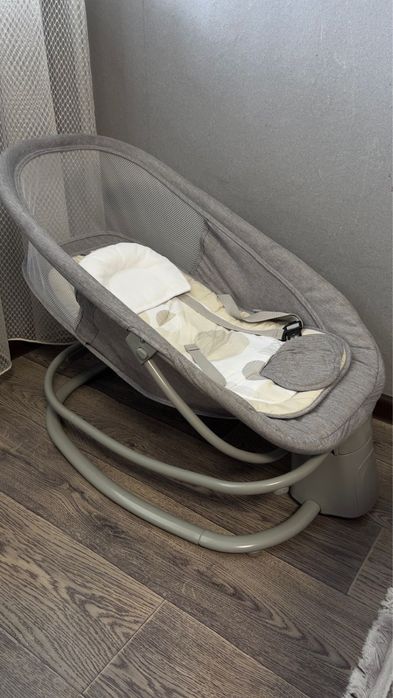 Продам шезлонг полу эликтрический.