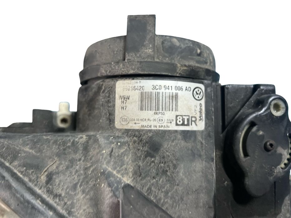 Far Dreapta Volkswagen Passat 3C2 2005 - 2010 3C0941006Ad