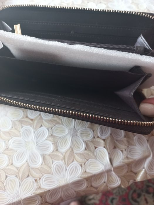 Продаётся кожаный кошелёк KAERBANNU