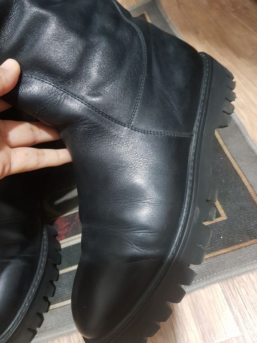 Зимние кожаные сапоги.