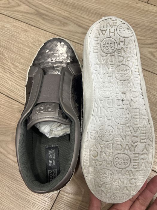 Продам женские мокасины 37 р.