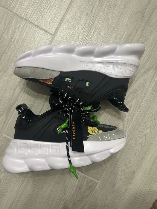 Versace Chain Reaction Black Flower