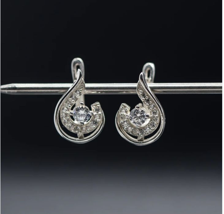 Сребърно колие с висулка и обеци