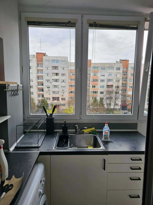 Двустаен ап. под наем в кв. Дружба 2