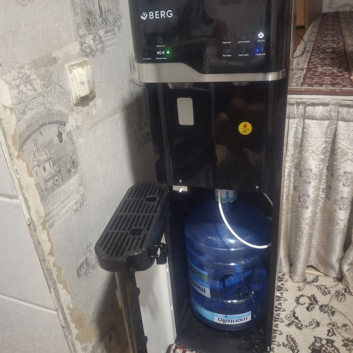 Продаю срочно кулер новый пользовались буквально 1 месяца новый