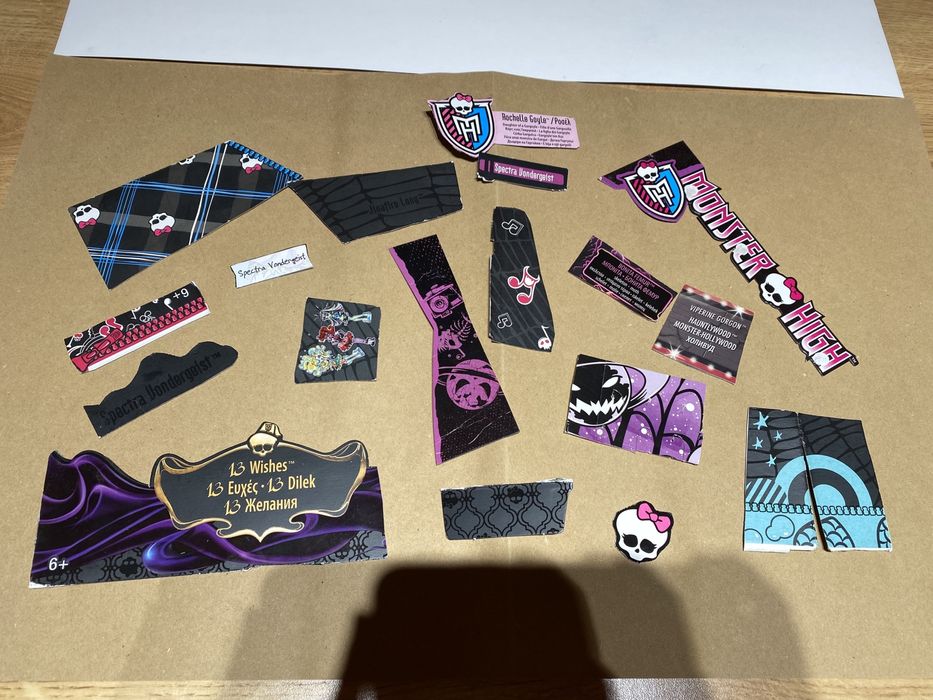 Плакати и изрезки на Monster High