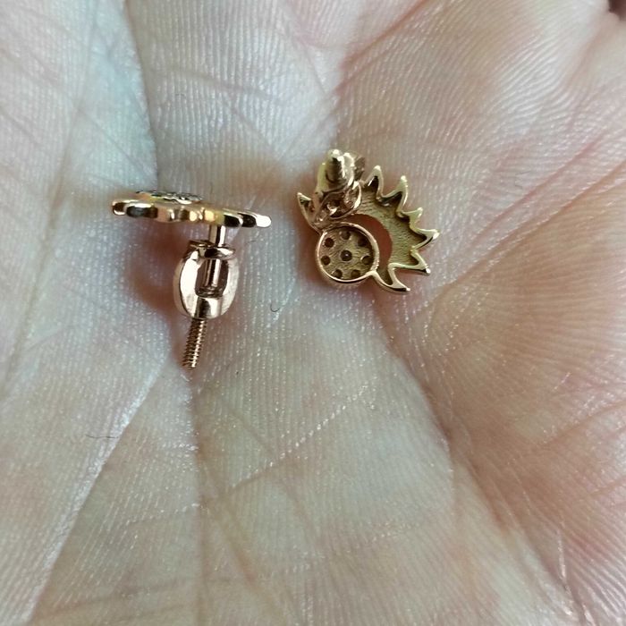 Серьги       пусеты. Золото.