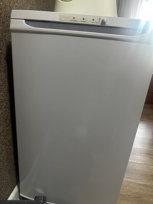 Продается морозилка бирюса на запчасти