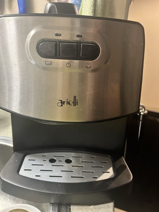 Продавам кафе машина