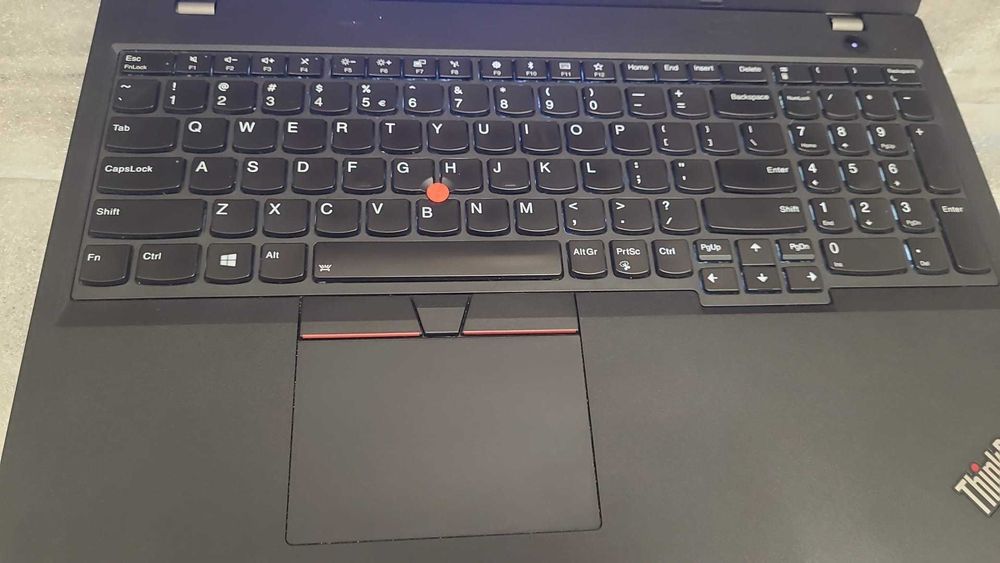 Laptop Lenovo L580 business – cu i5-8265u , 8 gb ram , tastatura luminata