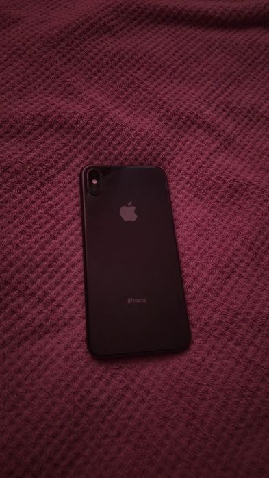 Продам iPhone xs max
