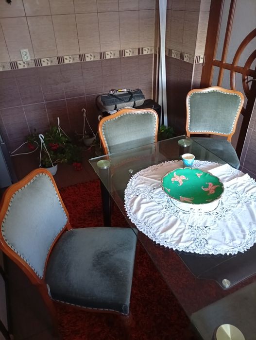 Scaune aduse Germania