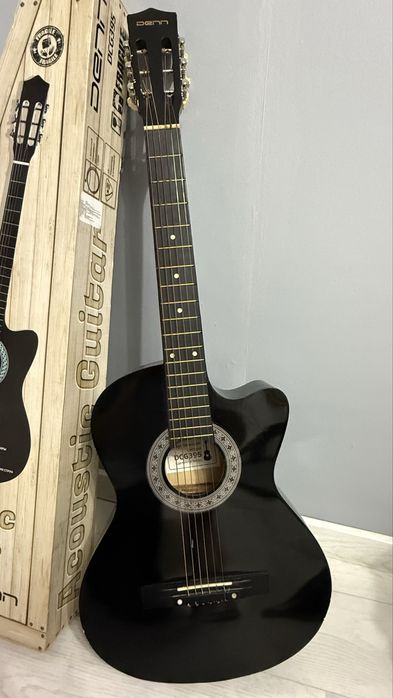 Продаётся акустическая гитара