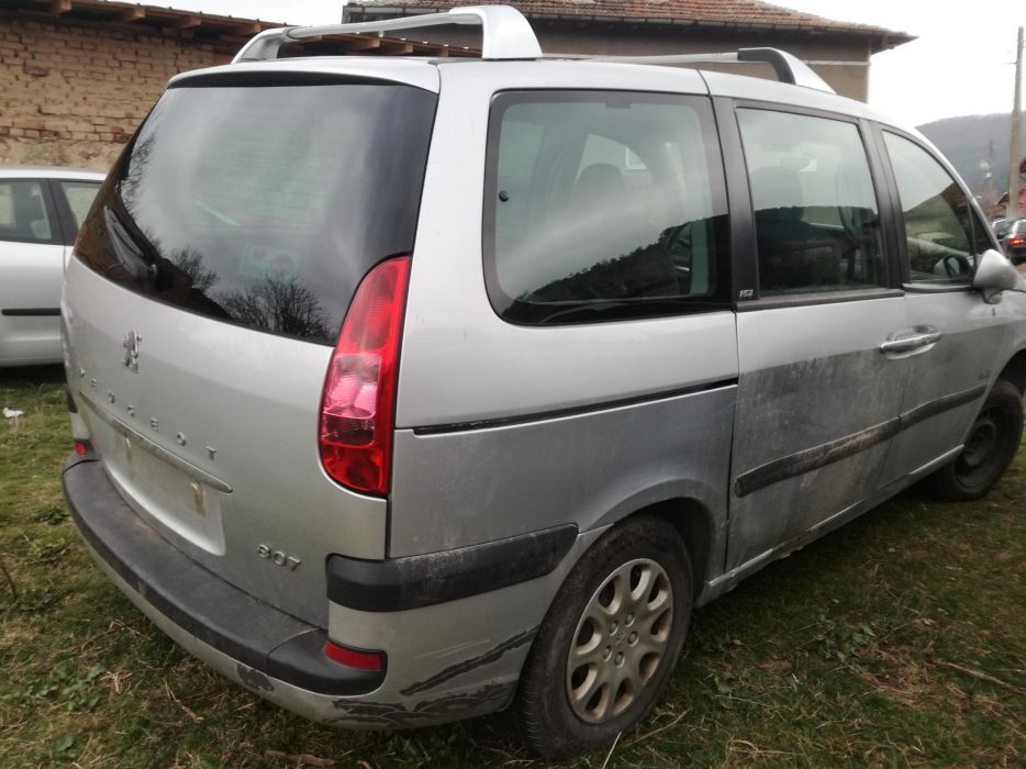 На части Пежо 807