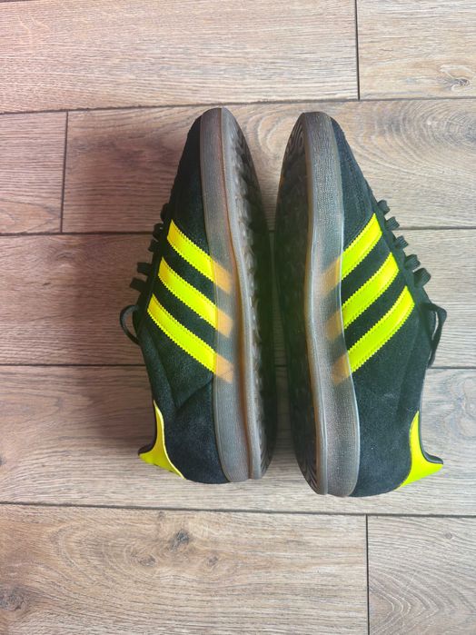 Кецове / Маратонки Adidas Gazelle EU 42 / US 8.5 – като нови, носени 1 път, с кутия