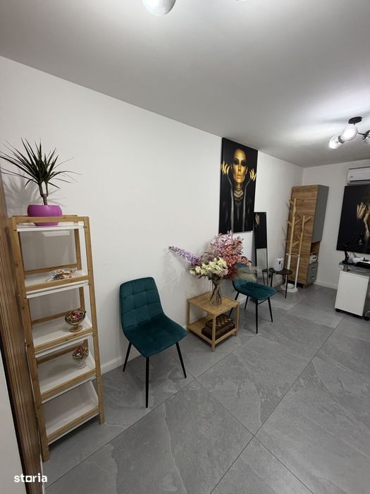 Închiriere Salon