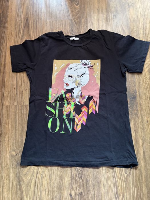 Подарям дамски дрехи