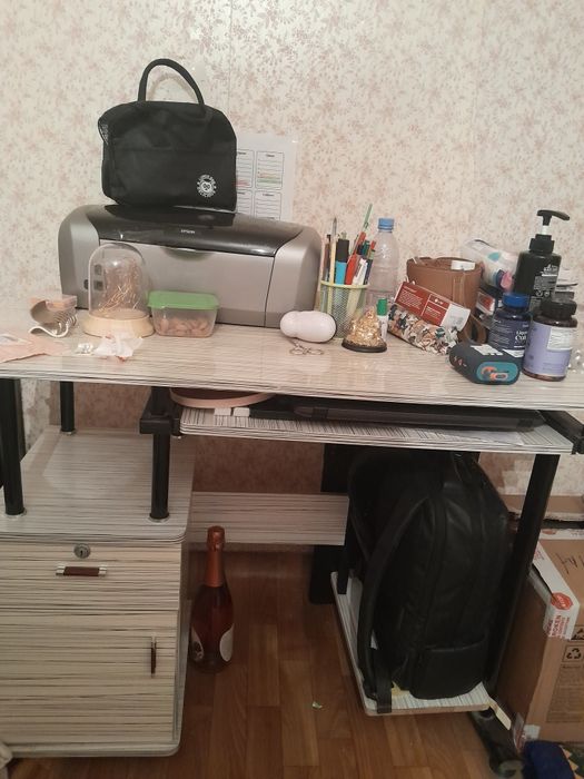 Стол компьютерный