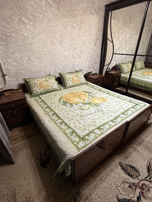 Кровать спальная