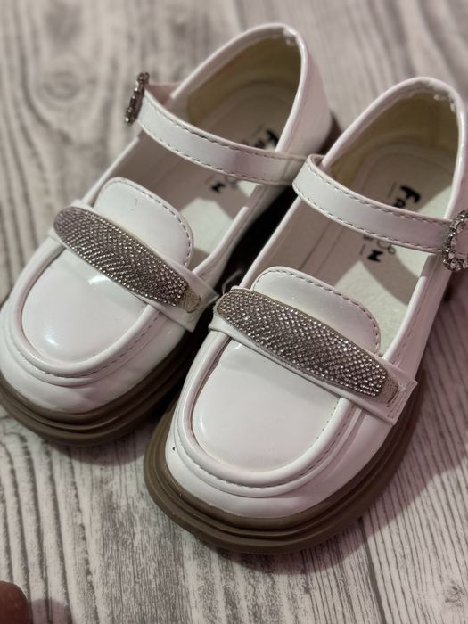 туфли (для учёбы)