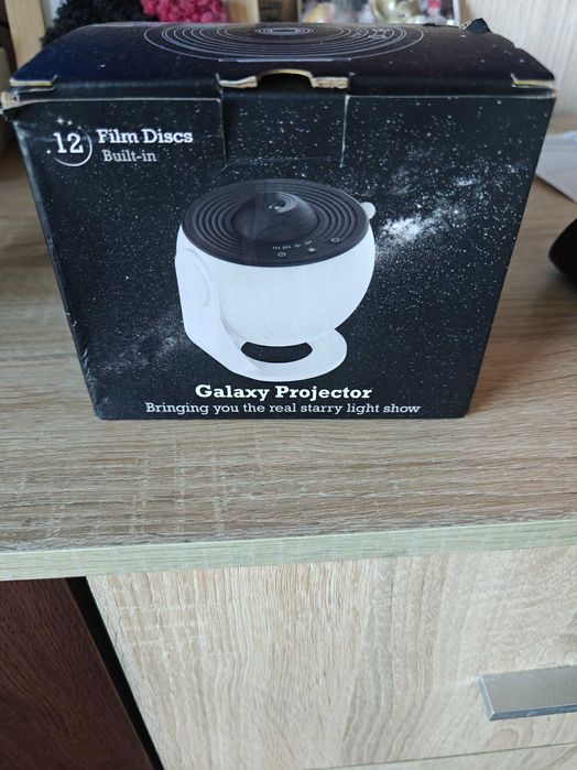 Нощна лампа прожекторна с приставки на съзвездия и планети