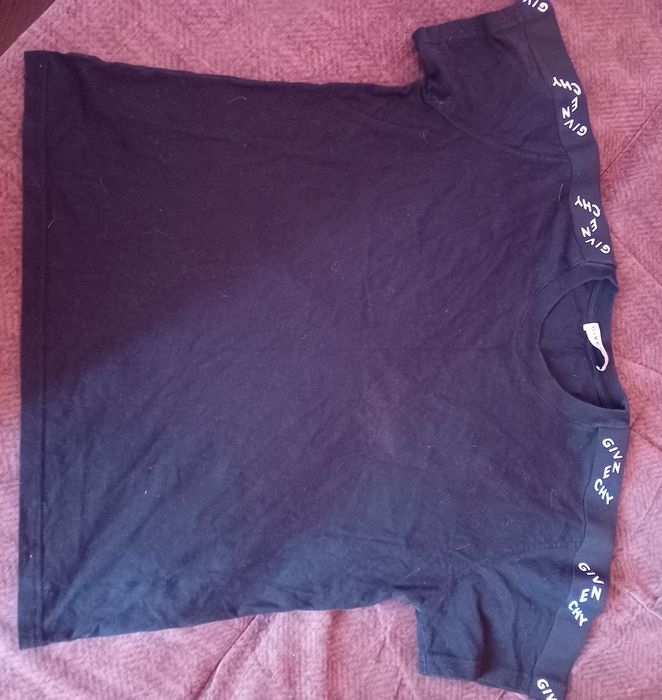 Vând tricou GIVENCHY
