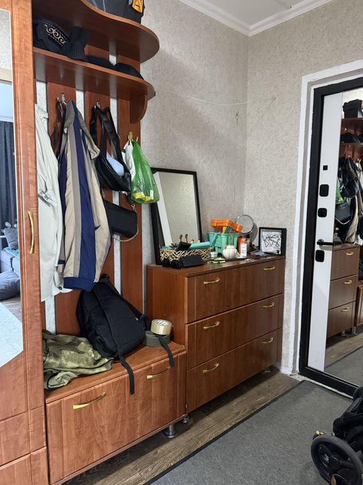 Стенка в прихожую