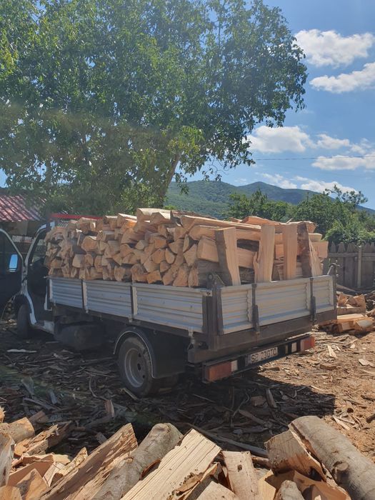 Vând lemn de foc fag