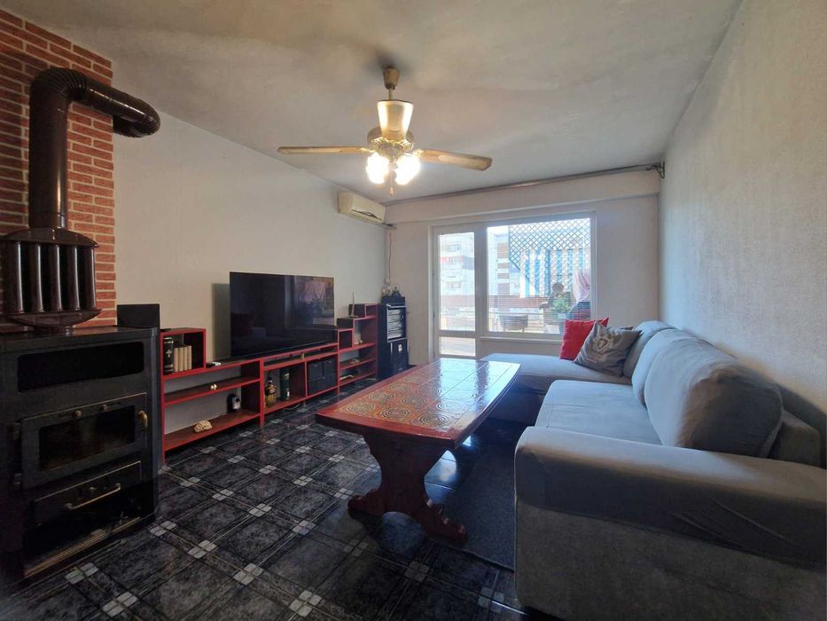 Продава се Четиристаен апартамент в Русе, Централен южен район - 99 кв.м за 1344 €/кв.м - Снимка #2