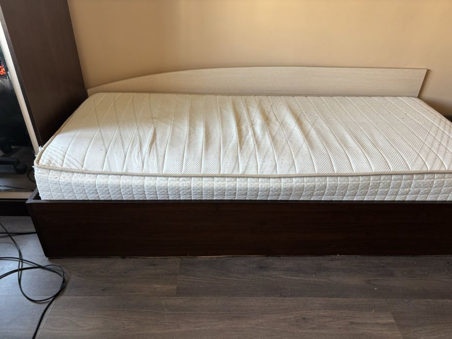 Ъглови легла 2 бр с повдигащ механизъм