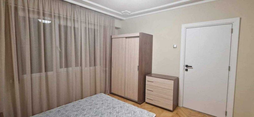 Дава се под наем Двустаен апартамент в Бургас, Славейков - 74 кв.м за 382.5 € - Снимка #3