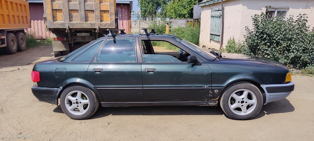 Ауди б4 на увереном ходу