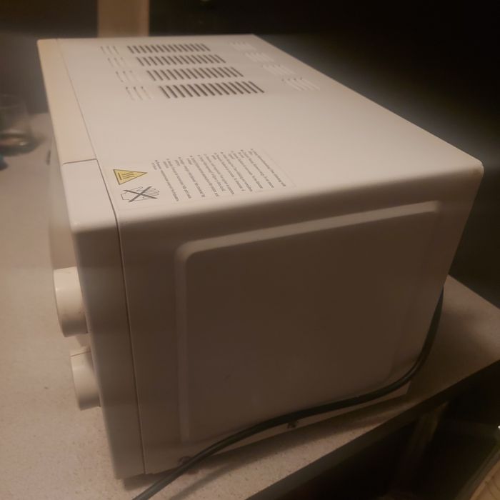 Vind cuptor cu microunde marca Candy