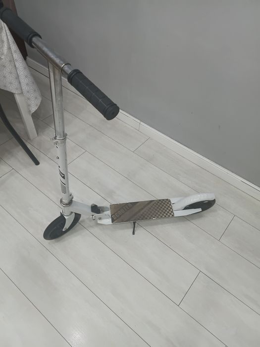 Продам самокат 8 тыс