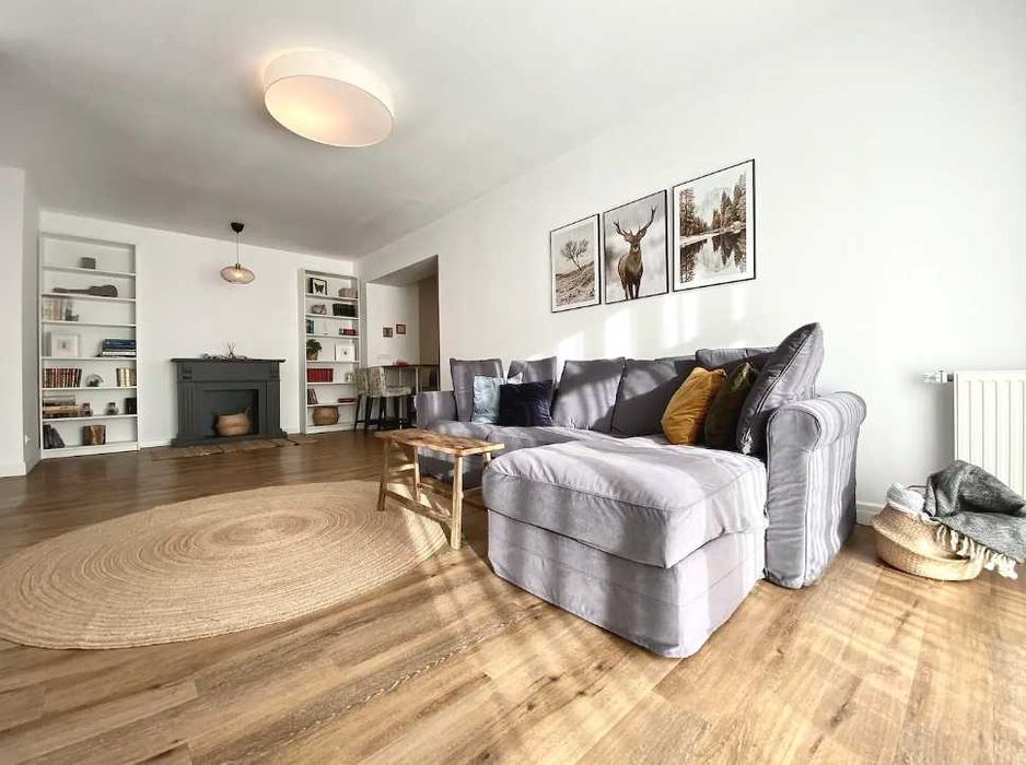 Дава се под наем Двустаен апартамент в Пловдив, Център - 74 кв.м за 346.8 € - Снимка #1