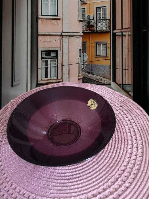 Уникална бохемска ваза винтидж, 1972 г марганцево стъкло Чехия