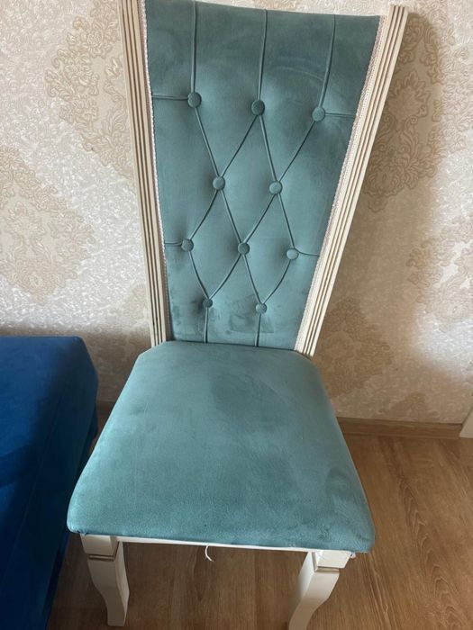 Продам Стулья 12 штук